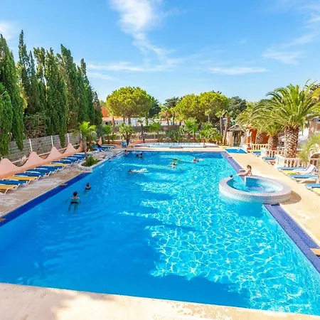 La Croix Du Sud Kemping 4*